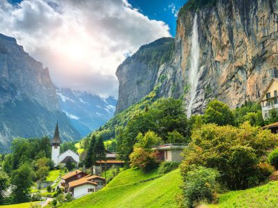 Lauterbrunnen – a valley of waterfalls and sheer cliffs
