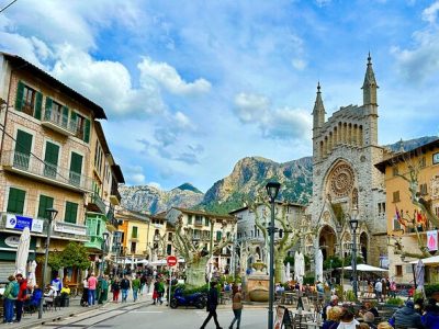 Sóller is a small resort town in Mallorca