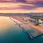 xr:d:DAF3s9_kQfc:2,j:2756616059953690762,t:23122211