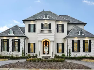 Why Europeans Don’t Put Fences in Front of Their Houses