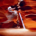 Upper-Antelope-Canyon-light-beam-1