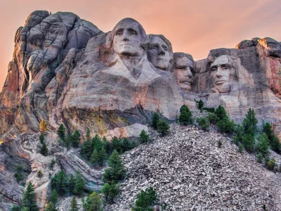 Mount Rushmore Travel Guide: History, Things to Do, Viewpoints & Travel Tips