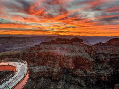 The Grand Canyon Skywalk – a breathtaking bridge over the abyss