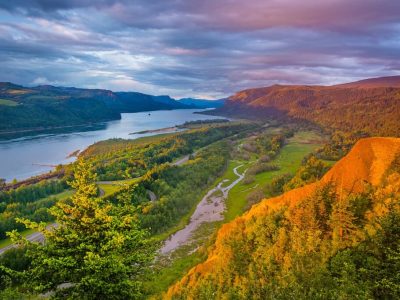 The Columbia River Gorge Scenic Highway – a route of waterfalls and panoramas