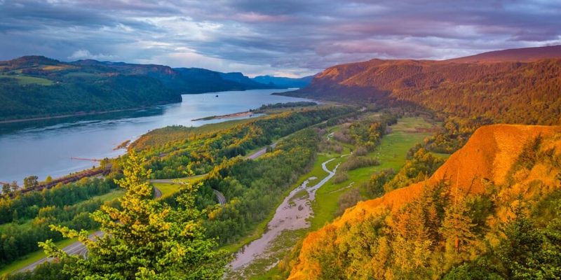 The Columbia River Gorge Scenic Highway – a route of waterfalls and panoramas