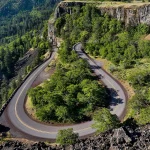 rowena-crest-oregon-horseshoe-bend-columbia-river-highway-scenic-gorge-drive-oregon-via-magazine-shutterstock_745908535.jpg The Columbia River Gorge Scenic Highway – a route of waterfalls and panoramas