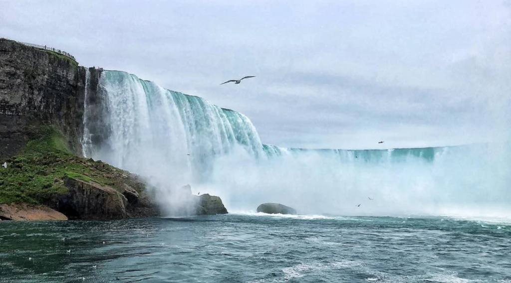 Niagara Falls: The Ultimate Travel Guide to One of the World’s Most Powerful Waterfalls 1 Niagara Falls: The Ultimate Travel Guide to One of the World’s Most Powerful Waterfalls
