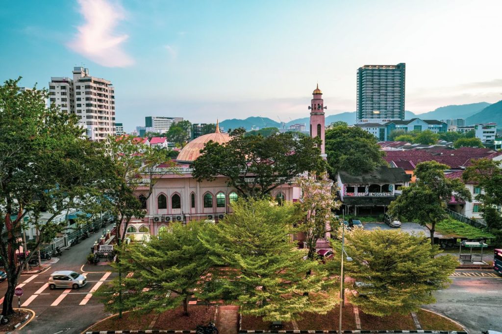 George Town: The Ultimate Travel Guide to Malaysia’s Culinary and Cultural Capital 1 George Town: The Ultimate Travel Guide to Malaysia’s Culinary and Cultural Capital