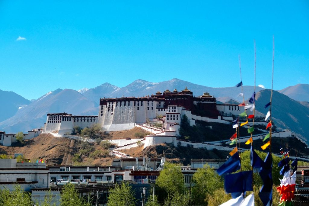 Lhasa: The Ultimate Travel Guide to Tibet’s Mystical Sky Capital 1 Lhasa: The Ultimate Travel Guide to Tibet’s Mystical Sky Capital
